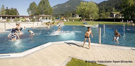 Schwimmbad in der Freizeitanlage Brixen