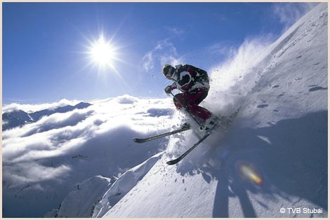 Skifahren im Winterurlaub im Stubai in Tirol